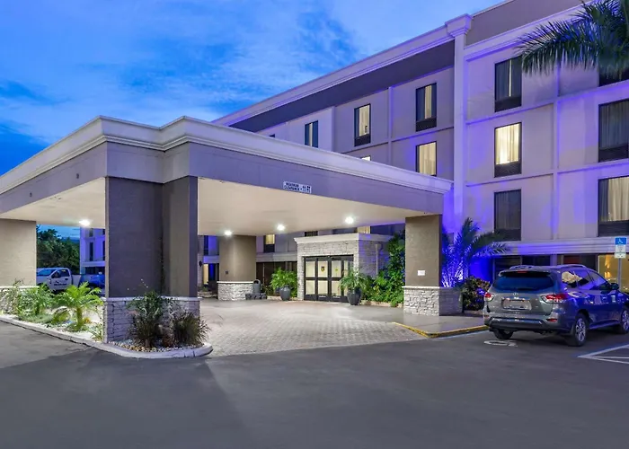 Comfort Inn & Suites St Pete - Clearwater International Airport